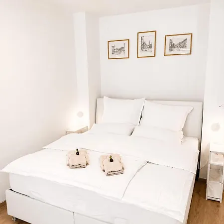 Apartment Altbau Am Isartor Munich